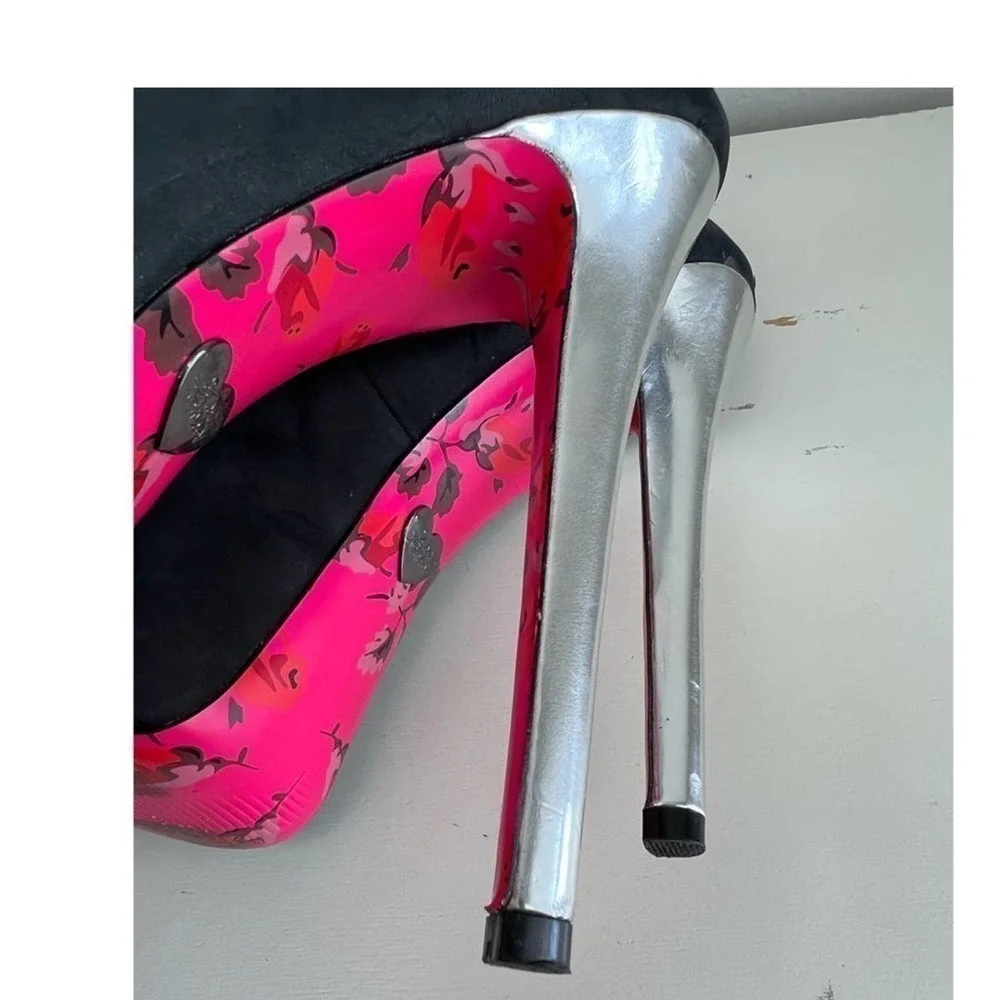 Betsey Johnson charm heart back